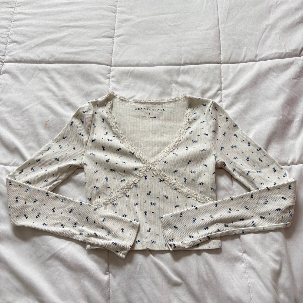 Aeropostale Long Sleeve Ribbed Crop Top Floral Cream Blue Small Cottagecore